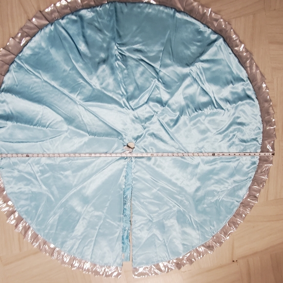 Tree Skirt - Picture 4 of 10
